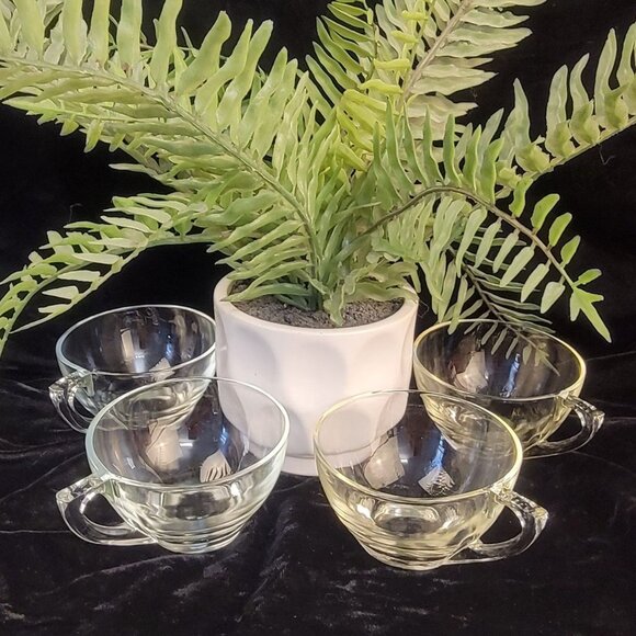 Vintage Colonial Glass Punch Cups, set of 4 - Picture 2 of 8